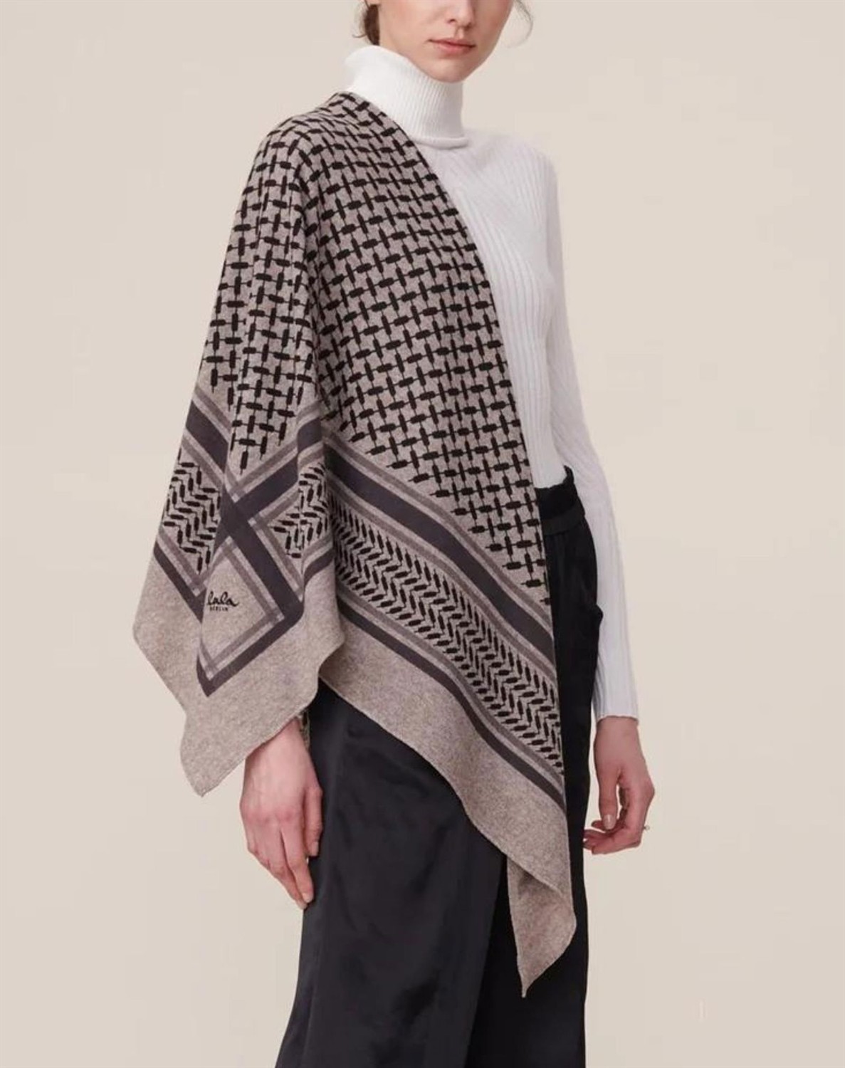 Lala Berlin - Triangle Trinity Classic M Tørklæde